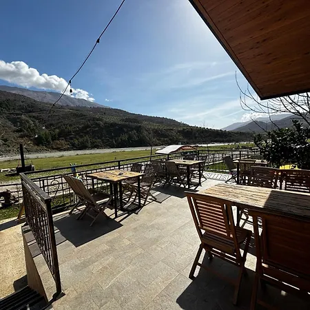 Bujtina Vjosa Affittacamere